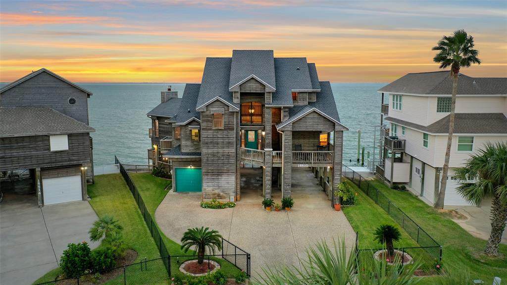 16610 Bayfront Drive - Photo 1