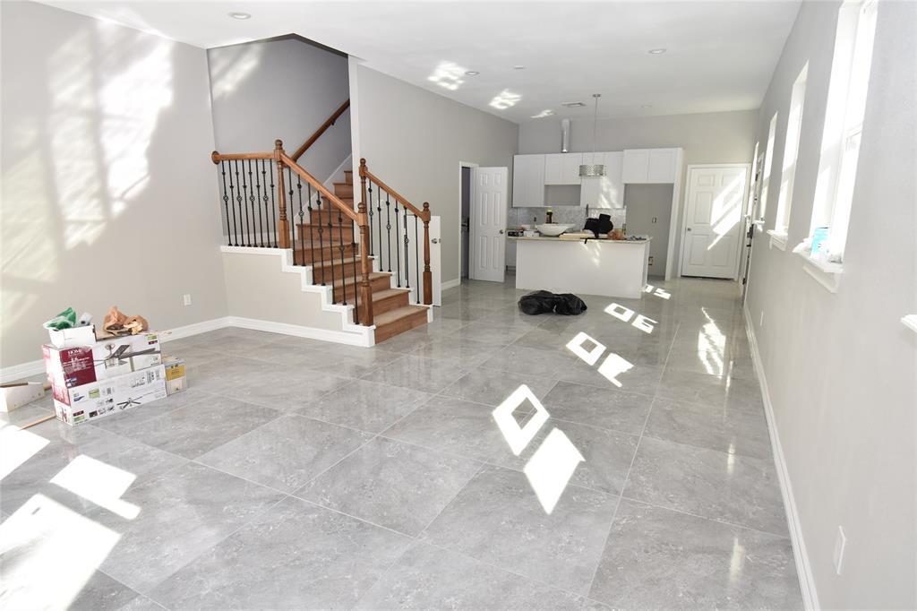 504 32nd Street - Photo 1