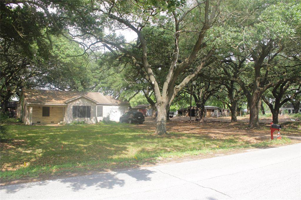 9926 Easthaven Boulevard - Photo 1