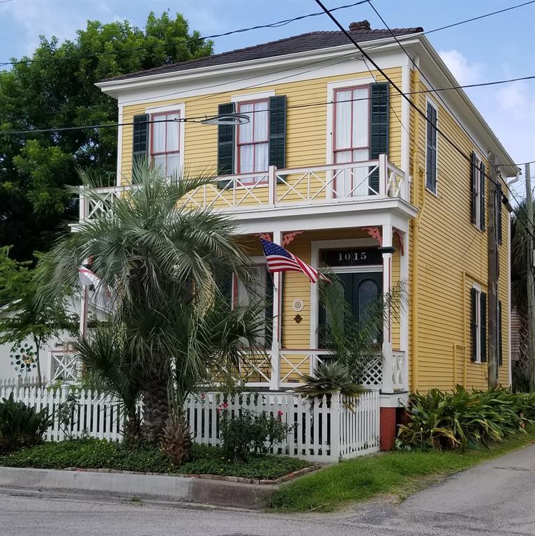 1015 20th Street - Photo 1