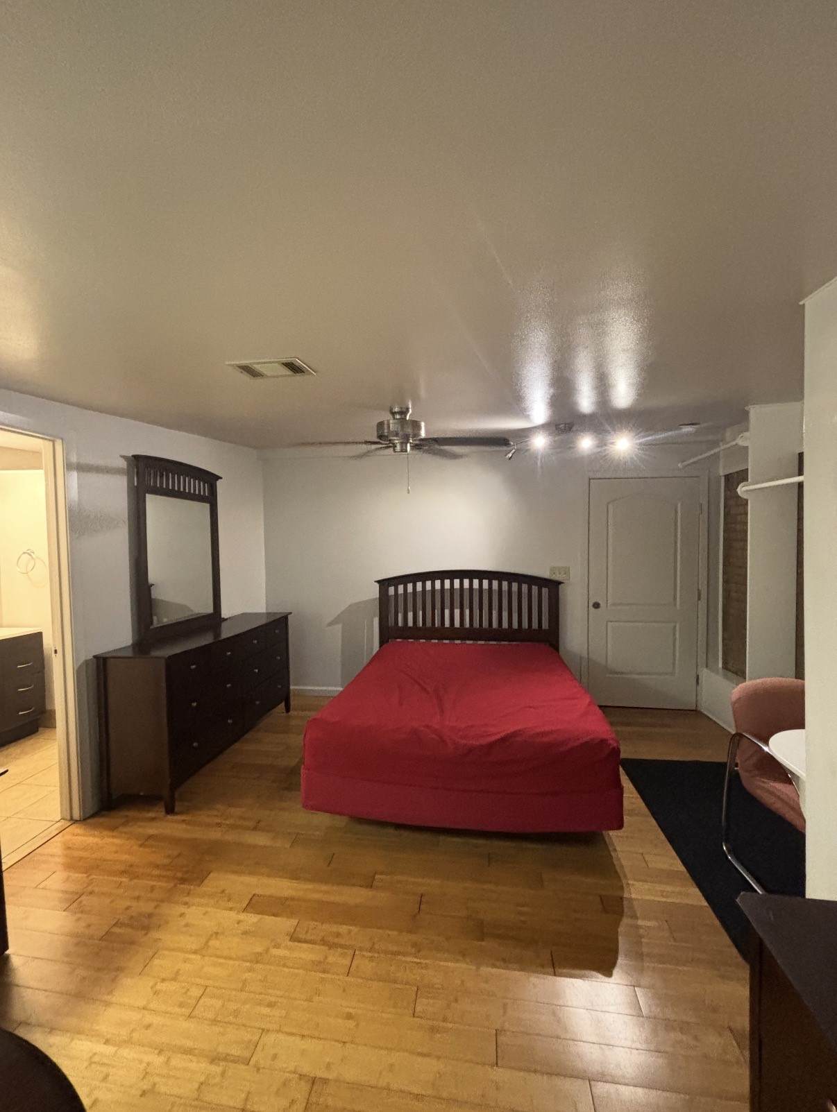 928 Main St Street - Photo 1
