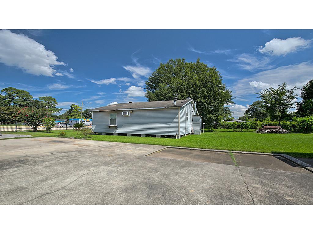 8004 Homestead - Photo 1