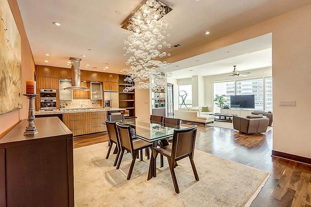 1600 Post Oak - Photo 1