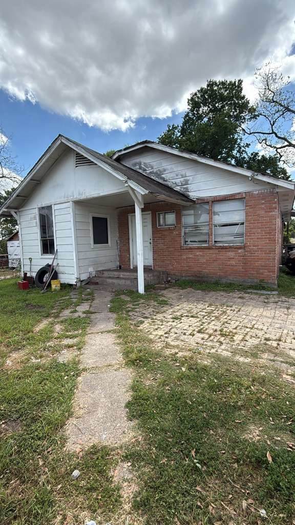 7933 Brays Street - Photo 1