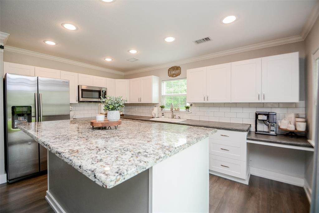 302 Commanche Road - Photo 1