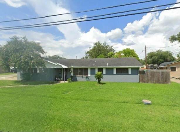 303 17th Street - Photo 1