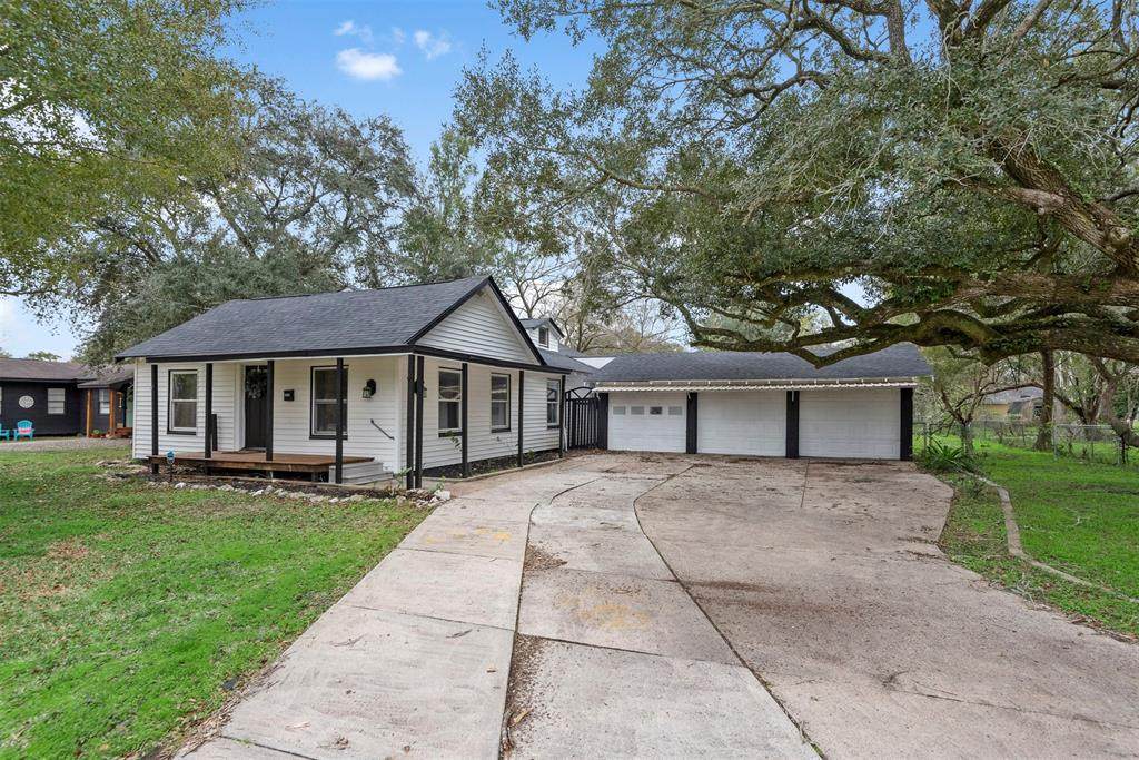 800 Trinity Street - Photo 1