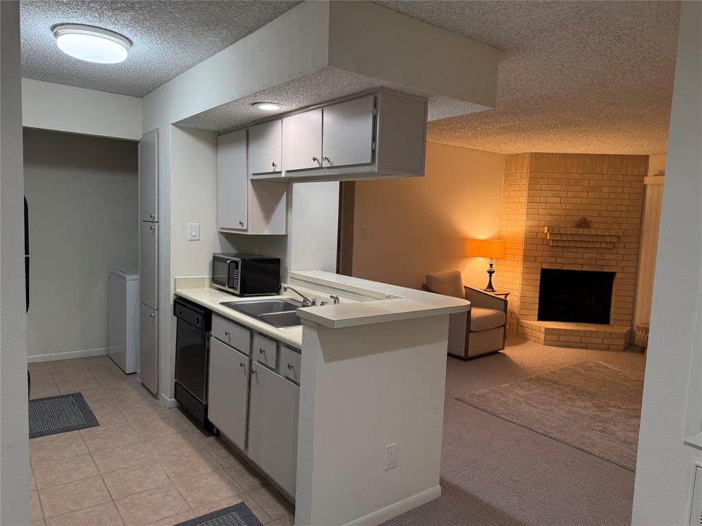 3919 Fairmont Parkway - Photo 1