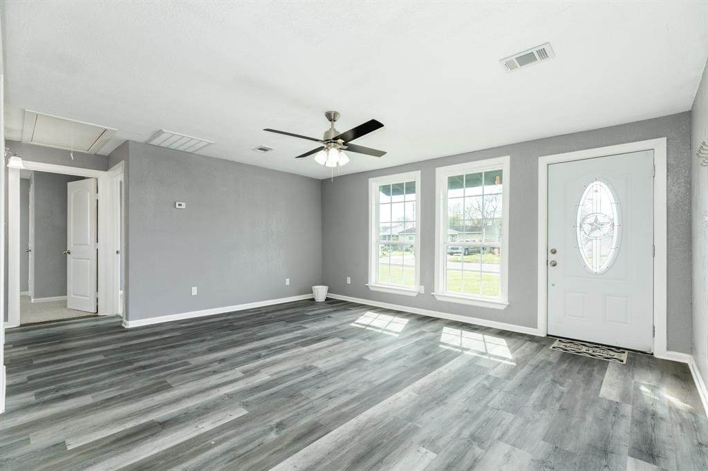 1022 West 11th Street - Photo 1