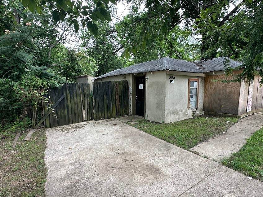 305 End Street - Photo 1