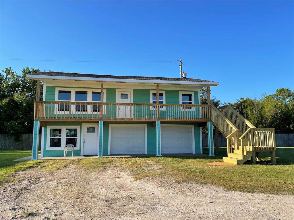 1554 Railroad St - Photo 1