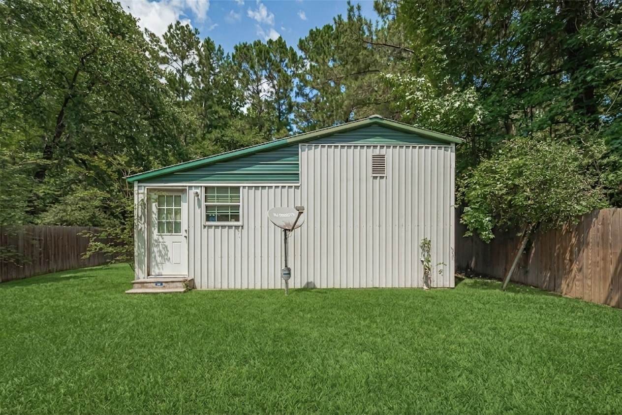 477 Canadian Dr - Photo 1