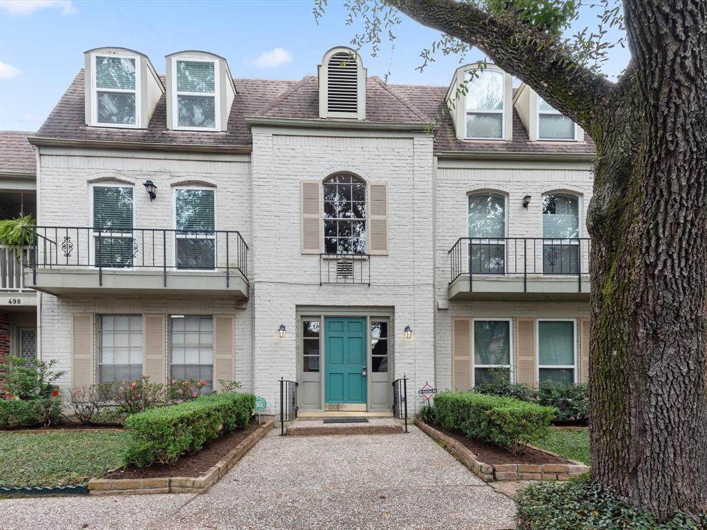 496 Post Oak Lane - Photo 1