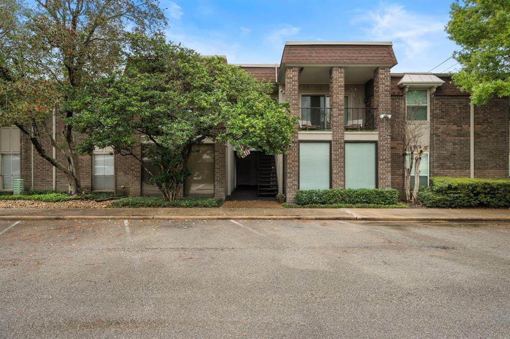 7575 Katy Freeway - Photo 1