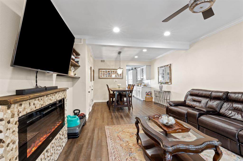 840 Threadneedle Street - Photo 1