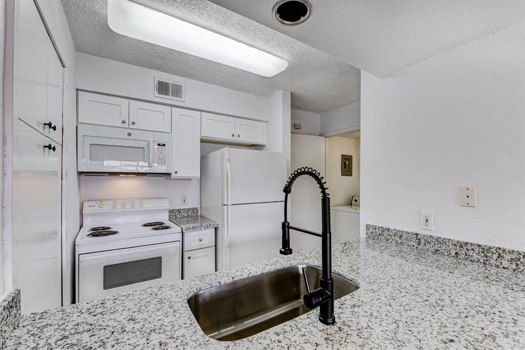 1516 Bay Area Boulevard - Photo 1