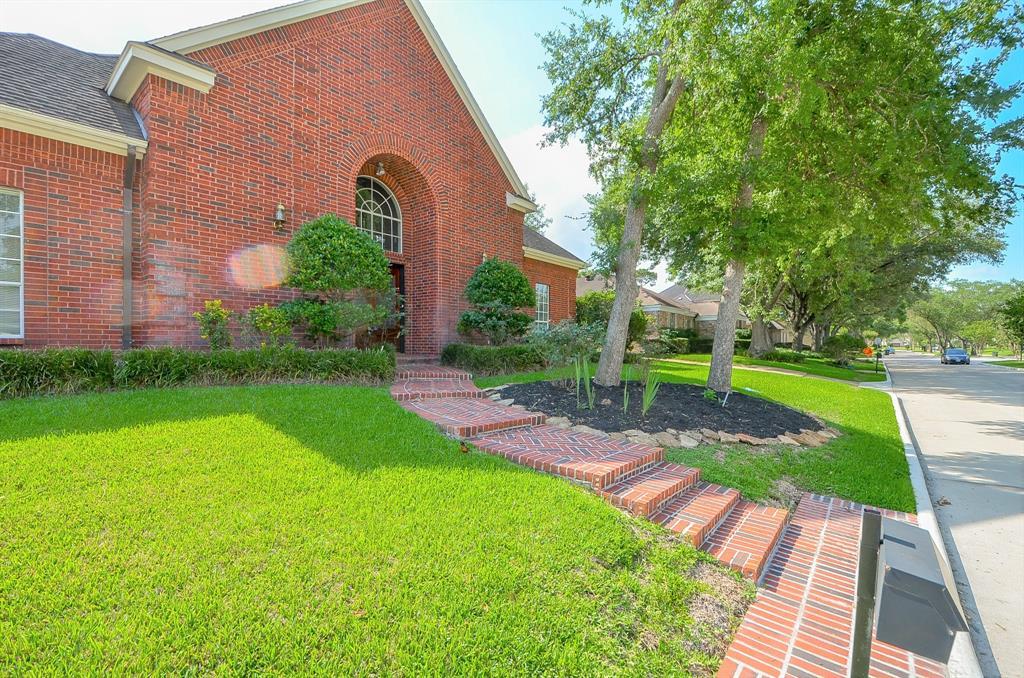 419 Longview Drive - Photo 1