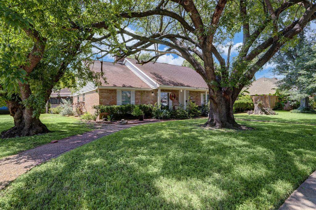 7815 Prestwood Drive - Photo 1
