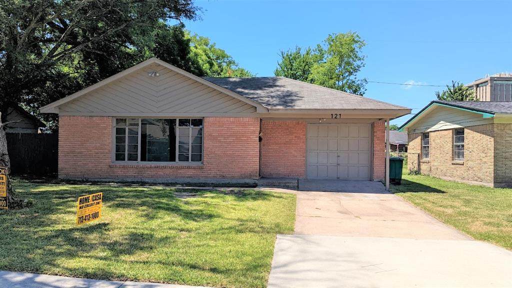 121 Riverwood Drive - Photo 1