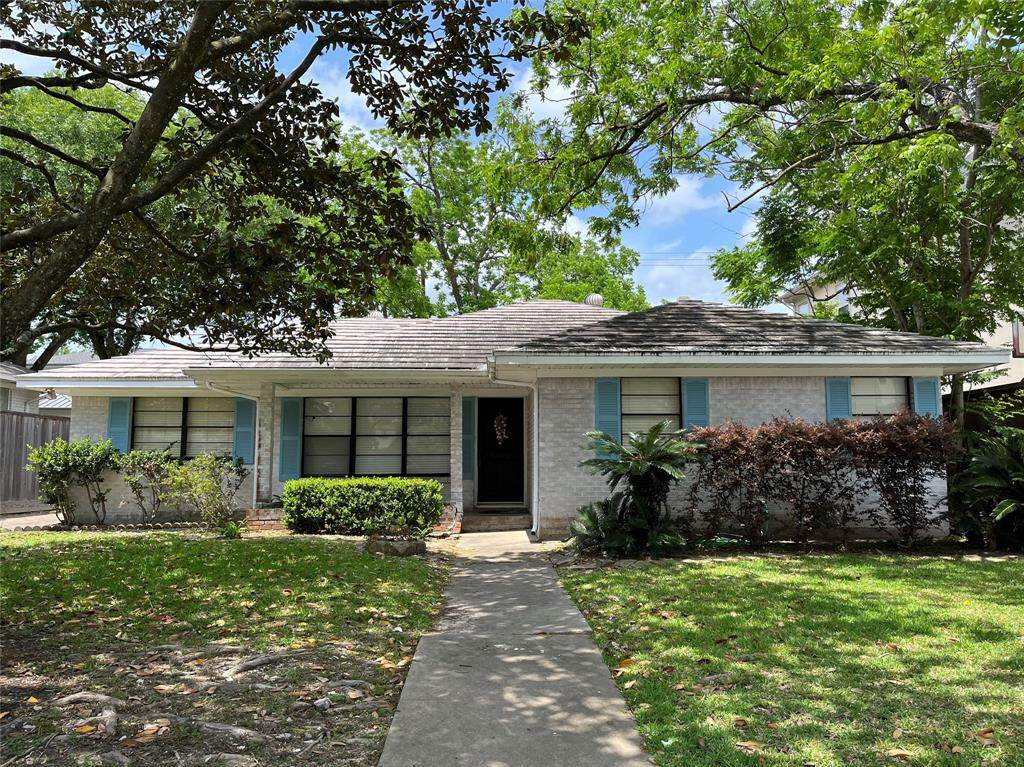 3750 Drummond Street - Photo 1
