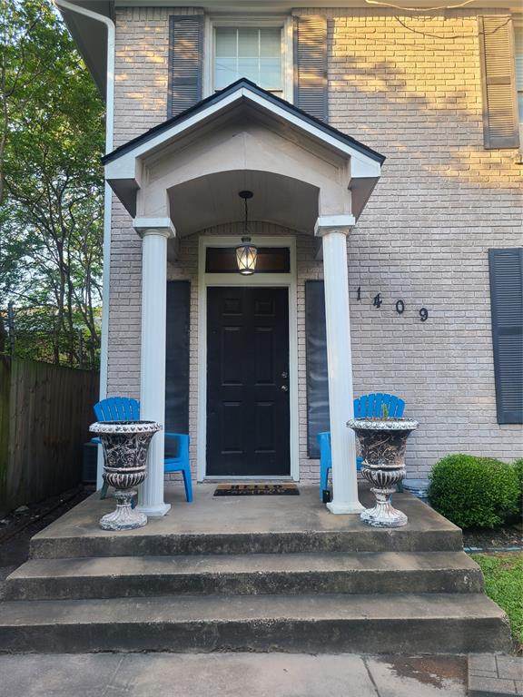 1409 Wentworth - Photo 1