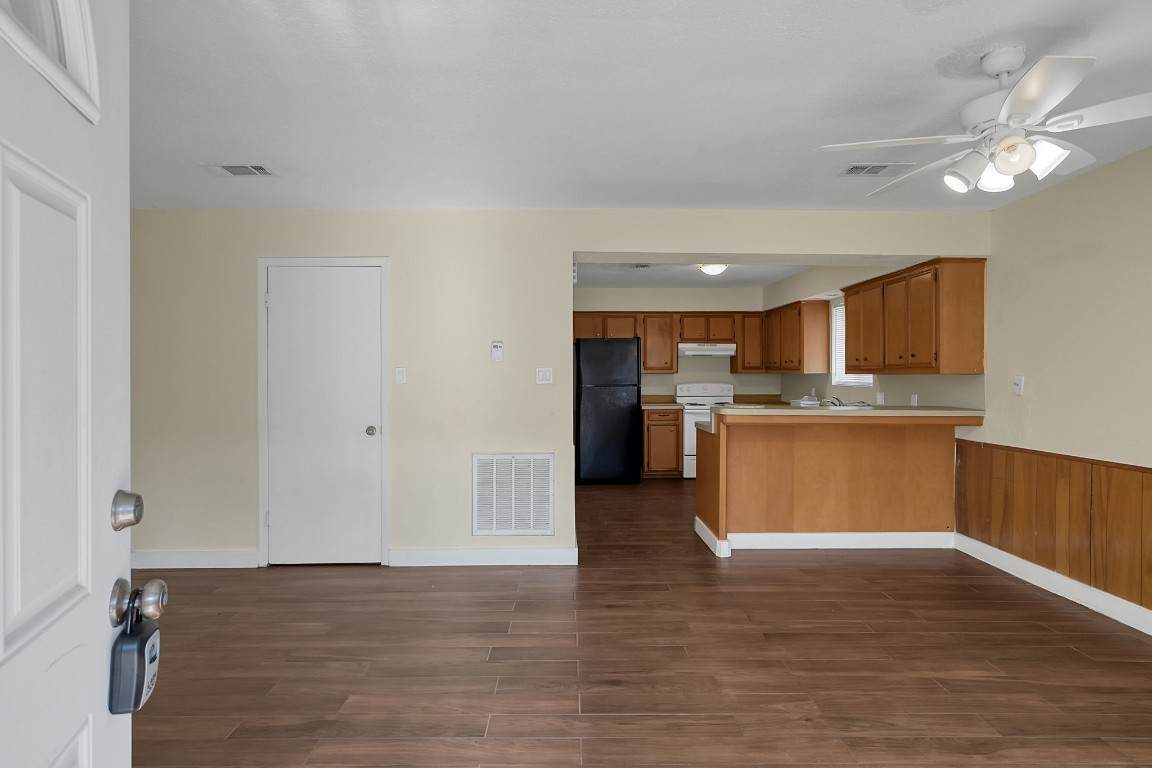 111 Cartwright Road - Photo 1