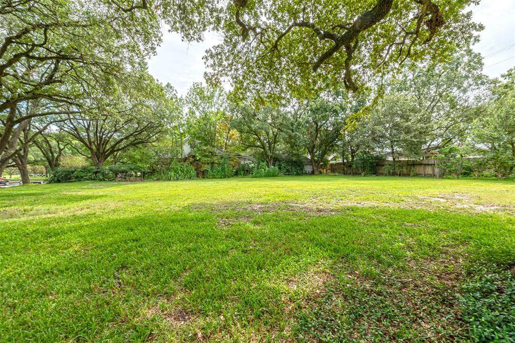 5027 Braeswood Boulevard - Photo 1