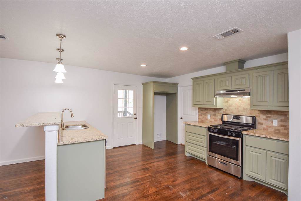 1004 Susan Street - Photo 1