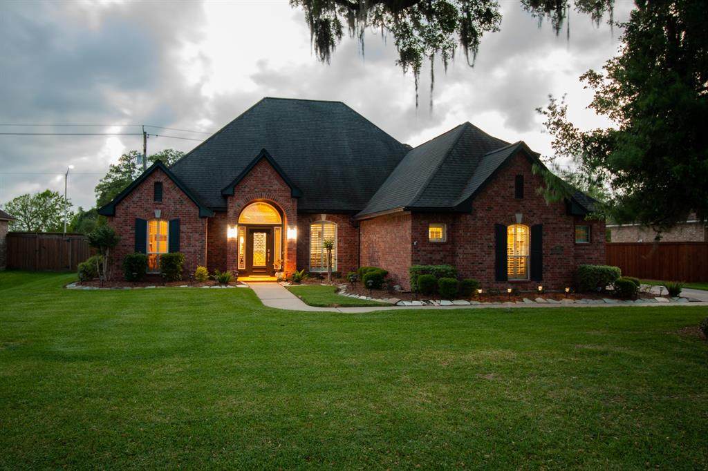 301 Deerwood Drive - Photo 1