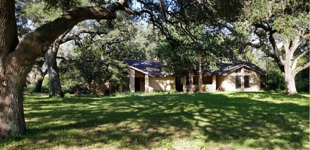 1208 Lakeside Drive - Photo 1