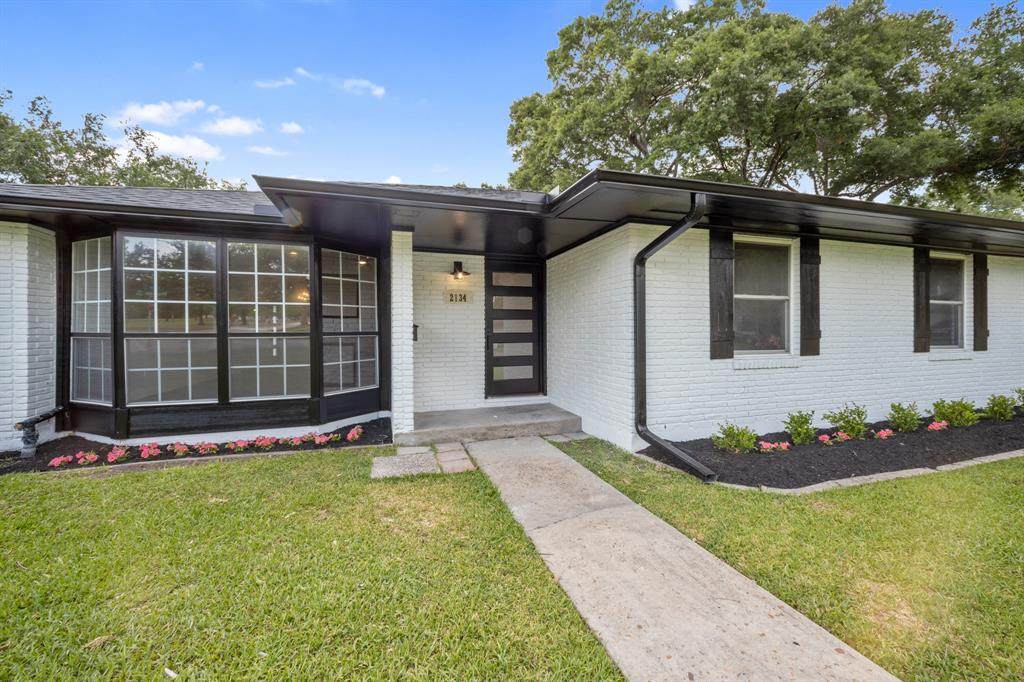 2134 Chippendale Road - Photo 1