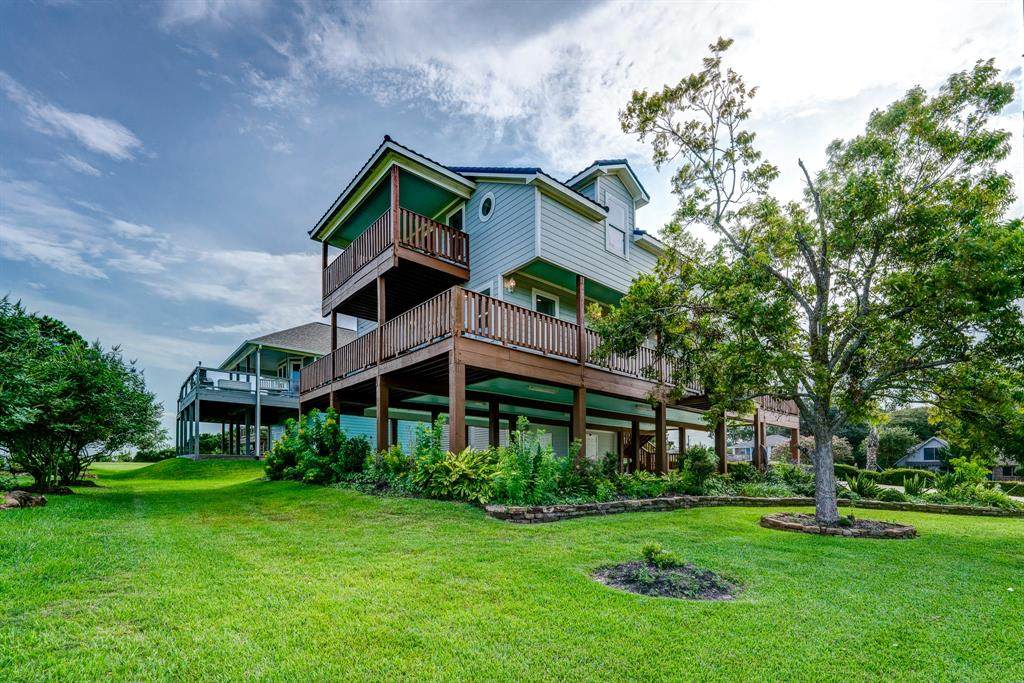 303 Youpon Drive - Photo 1