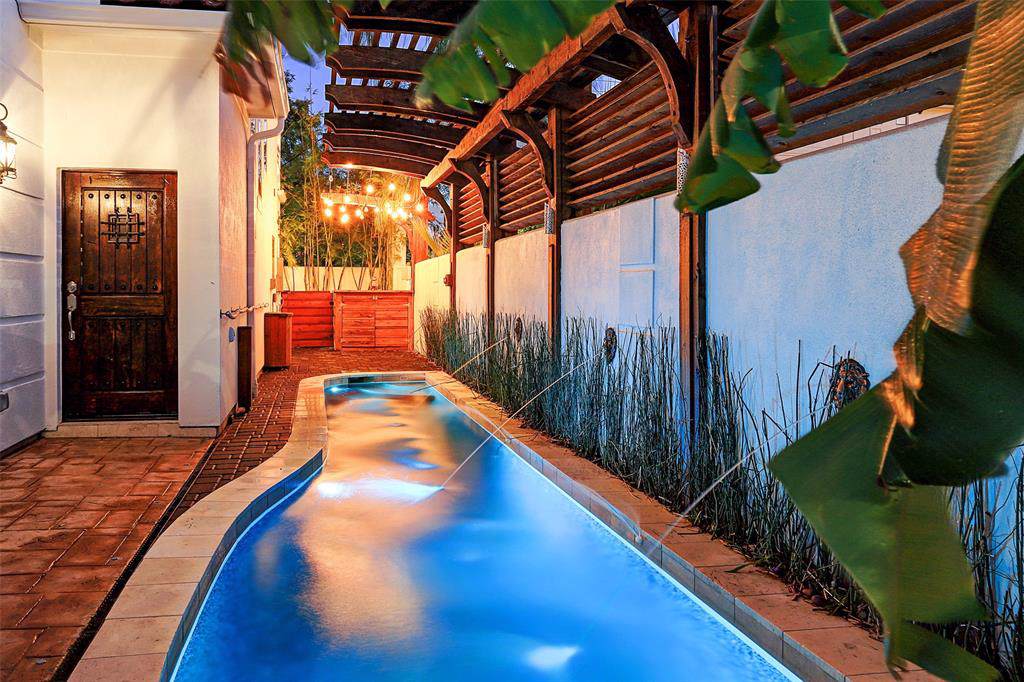 5627 Rose Street - Photo 1