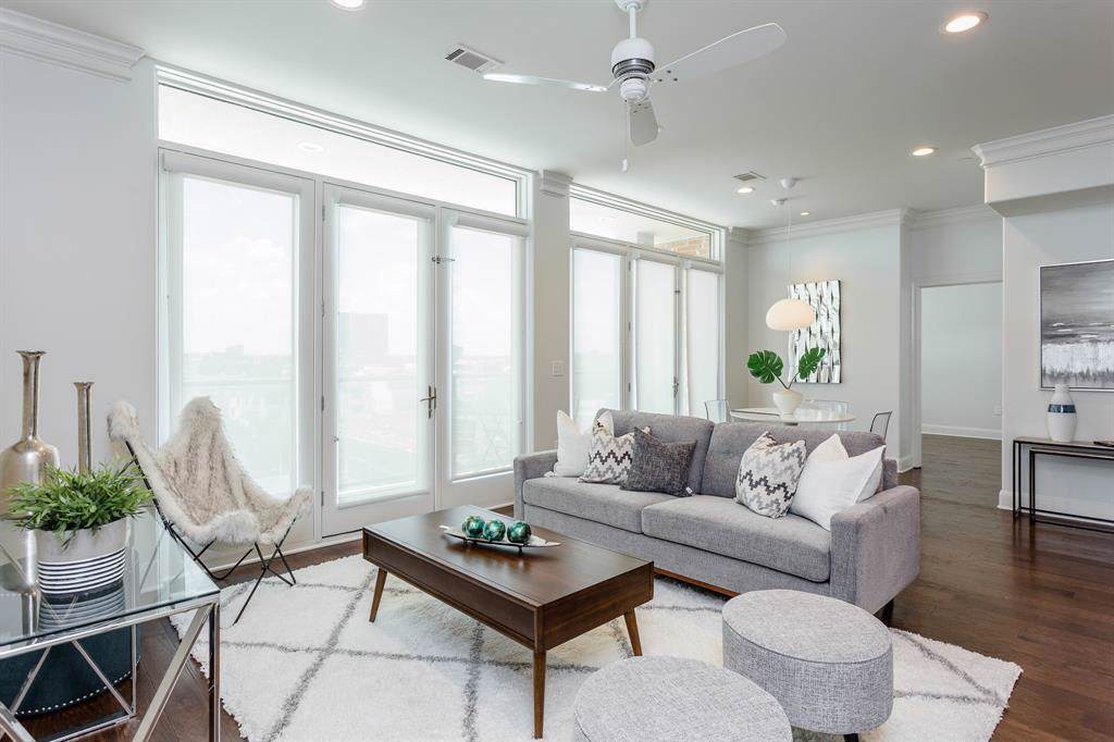 1419 Montrose Boulevard - Photo 1