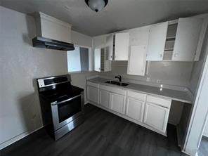 5401 Doolittle Boulevard - Photo 1