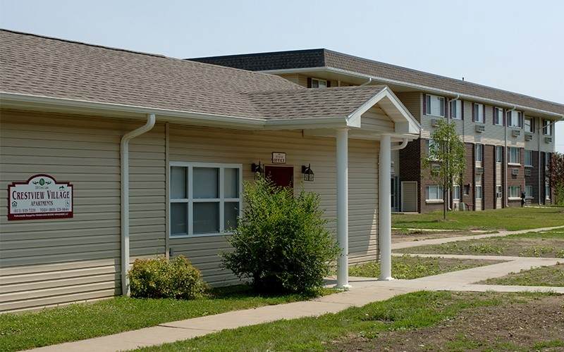 200 Crestlane Dr - Photo 1