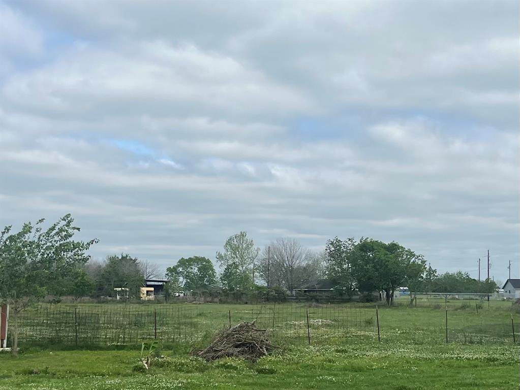 1420 County Road 611 - Photo 1