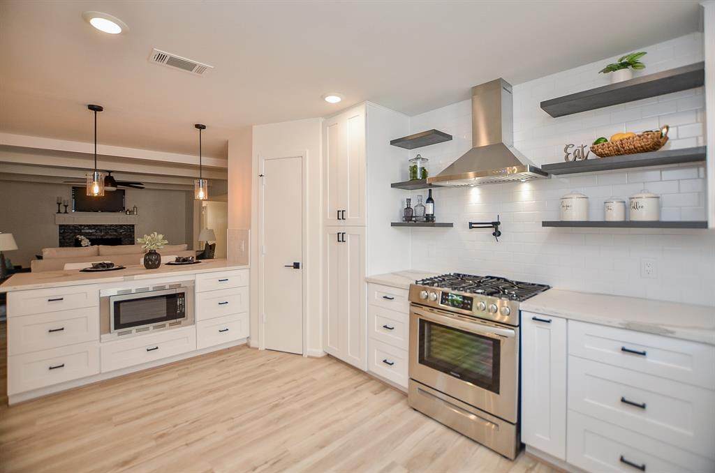 10010 Meadow Lake Lane - Photo 1
