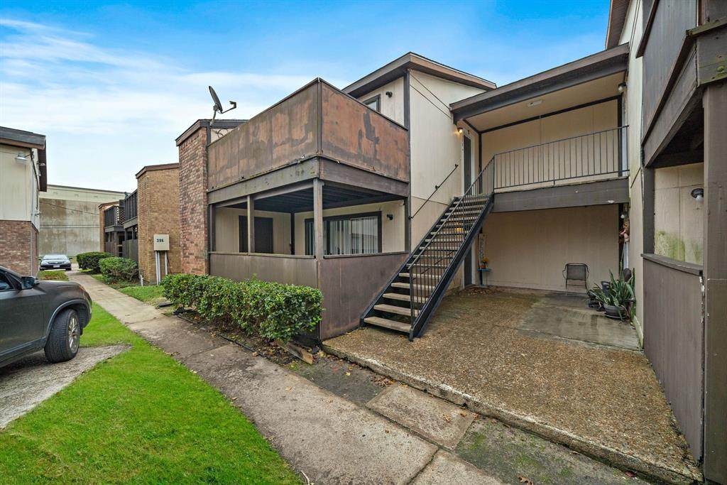 398 Duroux Road - Photo 1