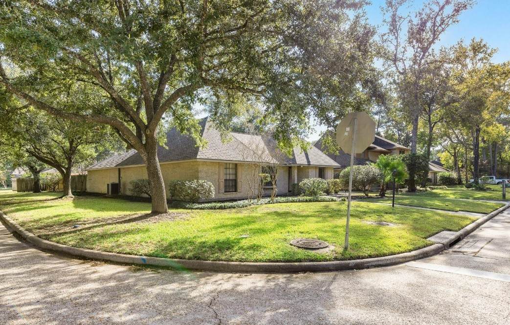 3926 Oak Gardens Drive - Photo 1