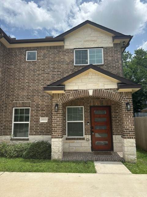 4938 Bataan Road - Photo 1