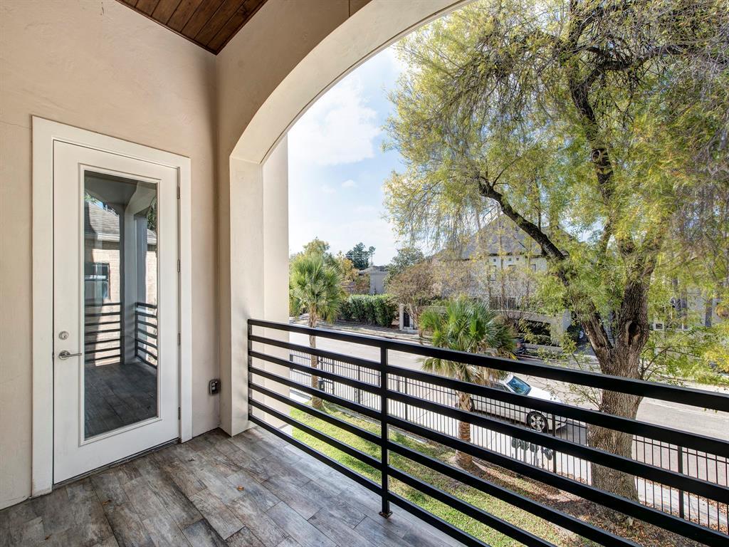 2425 Nantucket Drive - Photo 1