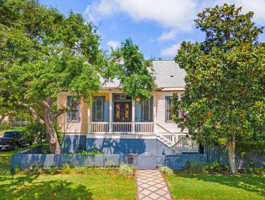 1502 20th Street - Photo 1