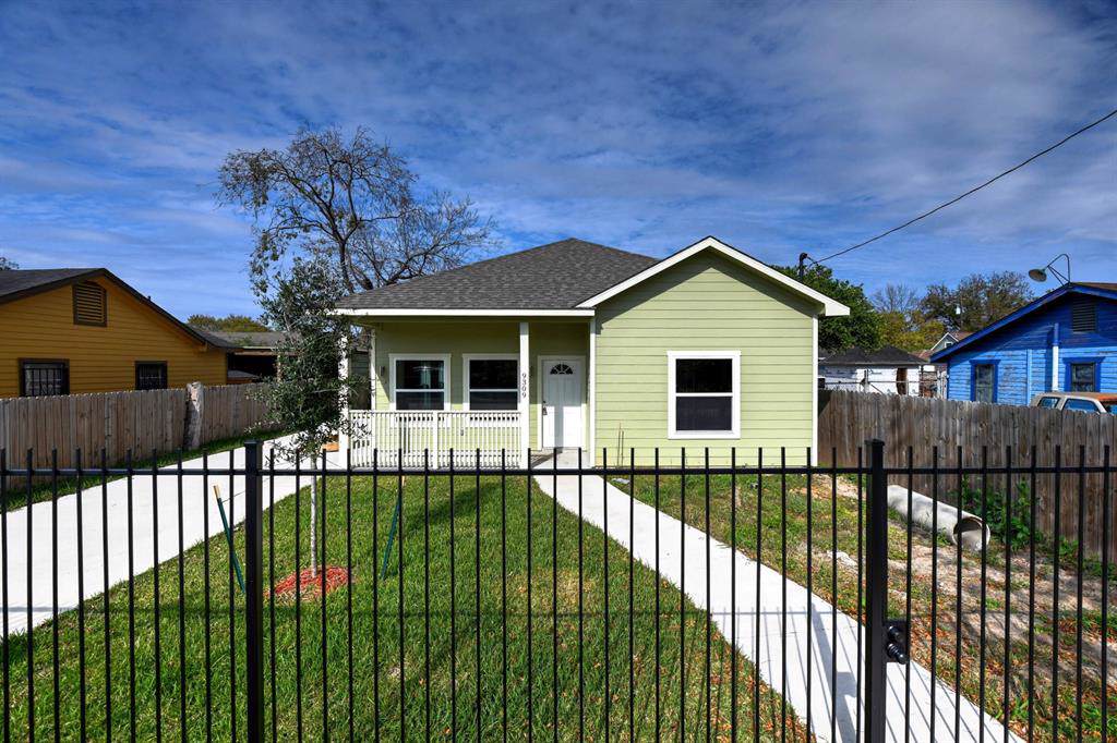9309 Avenue J - Photo 1