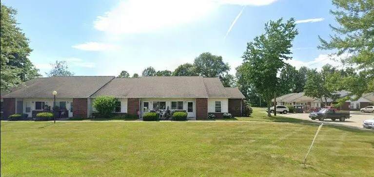 8 Senior Dr - Photo 1