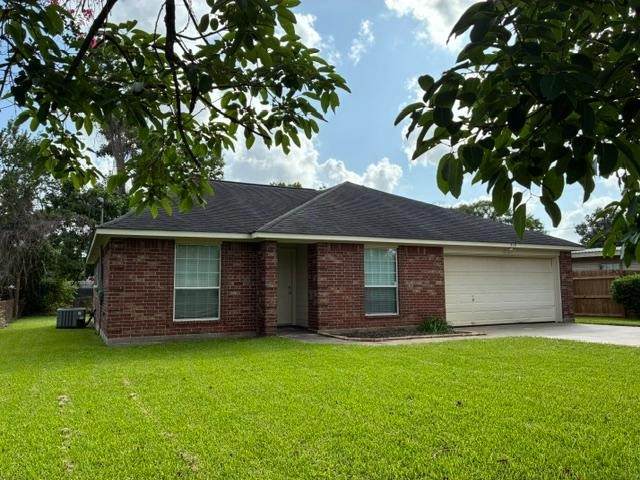 910 Old Angleton Road - Photo 1