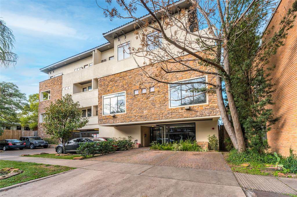 510 Lovett Boulevard - Photo 1