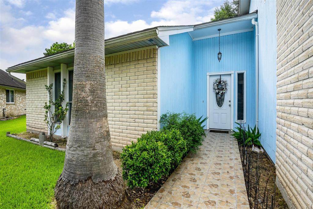 9502 Swanfield Court - Photo 1