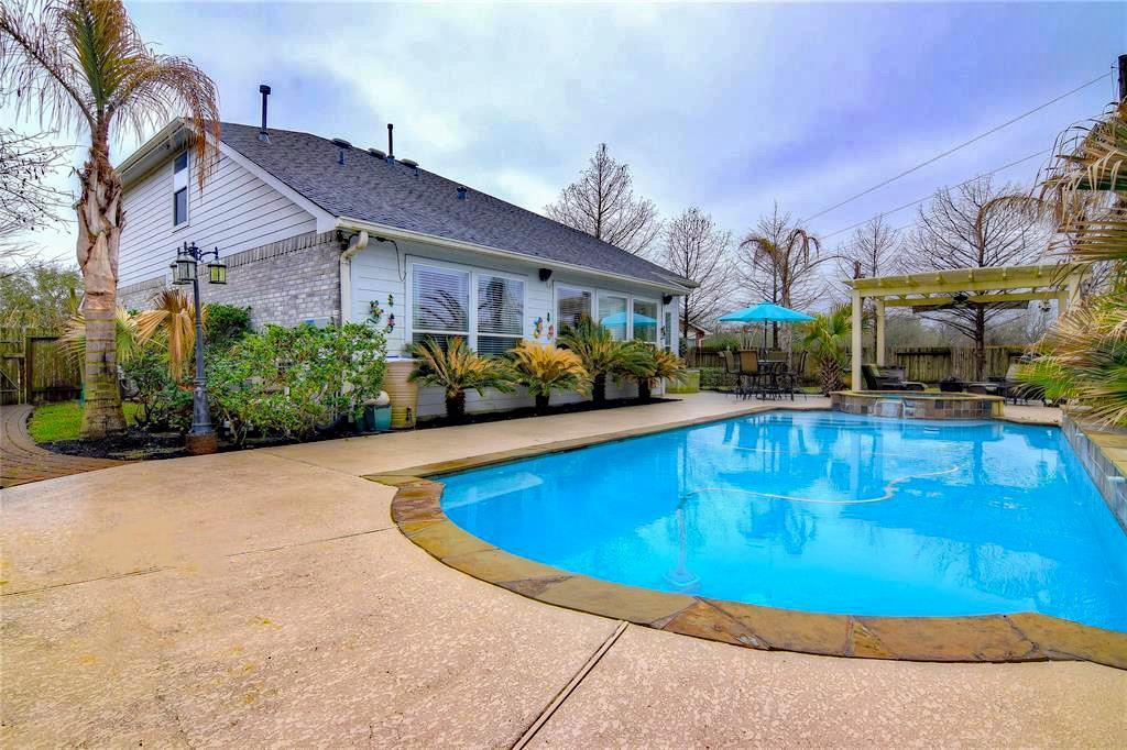 25002 Emporia Point Court - Photo 1