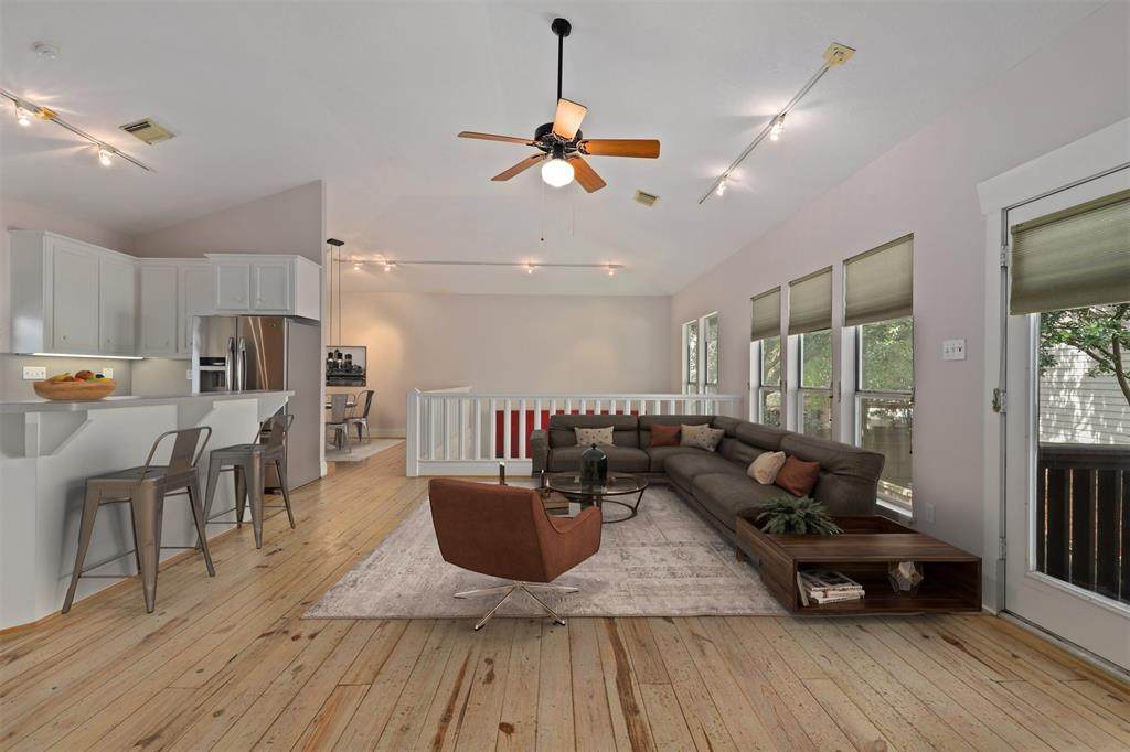 621 4th 1/2 Street - Photo 1